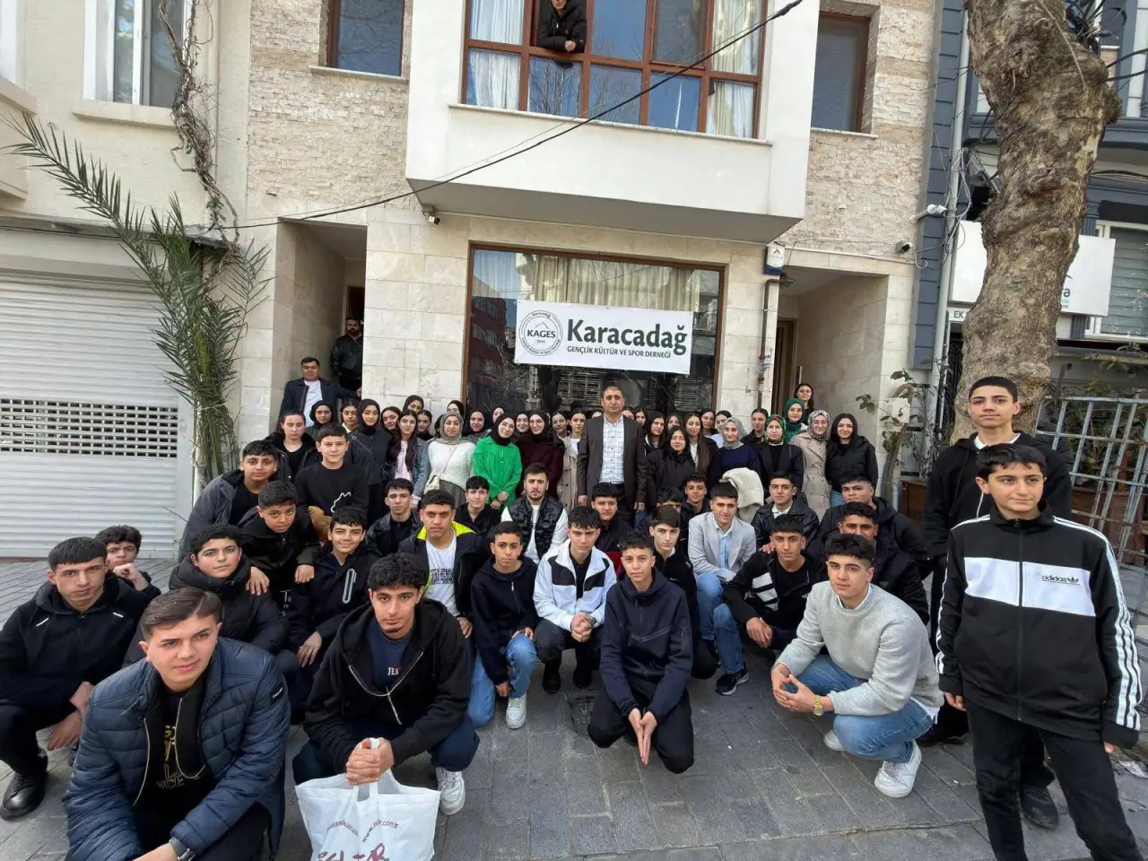 İstanbul&rsquo;da Karacadağ R&uuml;zgarı: KAGES&rsquo;ten &Ouml;ğrencilere Dev Eğitim Desteği!