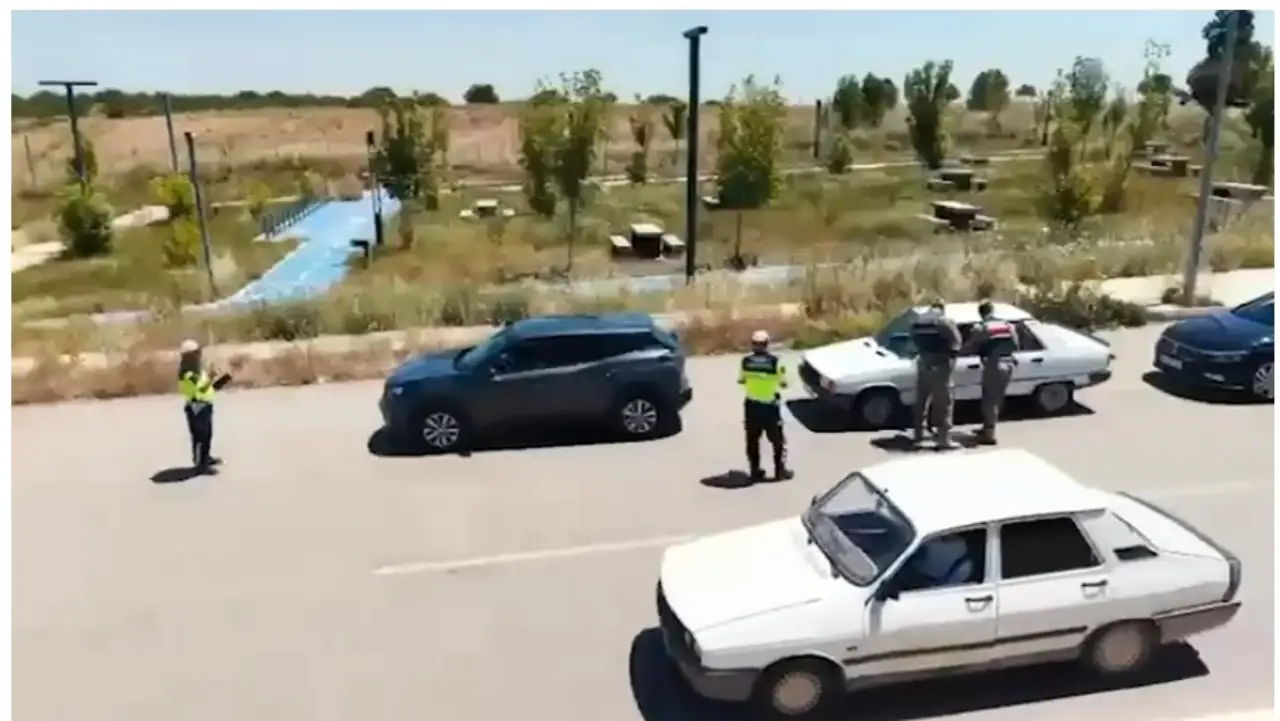 Jandarma Huzurlu Bir Yolculuk İ&ccedil;in 7/24 G&ouml;revde