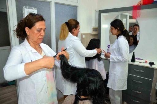  Kadınlara Yönelik Mesleki Kurslarla Hem Eğitim Hem Dayanışma