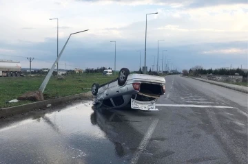 Kahta'da Korkutan Kaza: İki Araç Çarpıştı, Biri Takla Attı