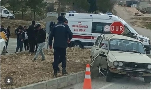 Kahta&ndash;Siverek Yolunda Korkutan &Ccedil;arpışma: Menzil Kavşağı&rsquo;nda Can Pazarı!