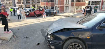 Karabük'te İki Otomobilin Çarpıştığı Kazada 2 Kişi Yaralandı