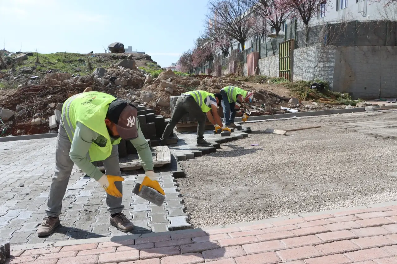 Karak&ouml;pr&uuml;&rsquo;de Ulaşım Seferberliği: Yollar Modern &Ccedil;ehresine Kavuşuyor!