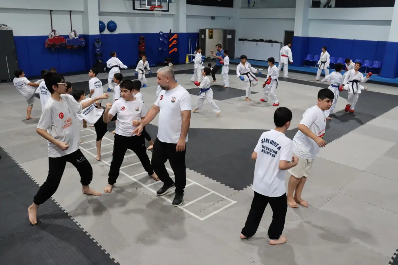 Karate Kurslarına Geleceğin Şampiyonları Yetişiyor