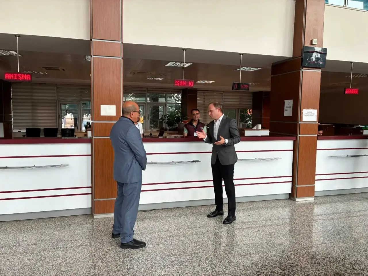 Kaymakam Salih Sak&rsquo;tan SGK M&uuml;d&uuml;rl&uuml;ğ&uuml;ne İnceleme Ziyareti