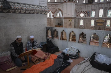 Kayseri'de İtikaf Yapanlar Ramazan'ın Son Günlerini İbadetle Geçiriyor