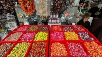Kilis’te Bayram Hazırlıkları Başladı: Tezgahlar Bayram Şekerleriyle Renklendi