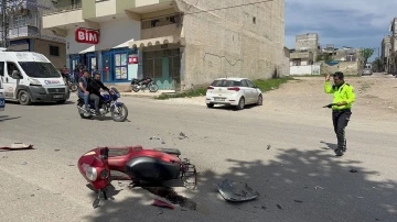 Kilis'te Kafa Kafaya Çarpışan Motosiklet ve Otomobil: 1 Yaralı