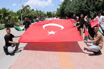 Kilis'te Üniversite Öğrencileri ve Akademisyenlerden Filistin'e Destek Yürüyüşü