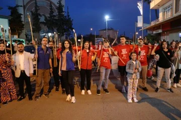  Coşkulu Fener Alayları