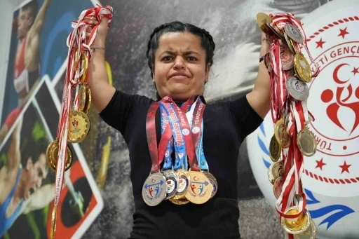 “Madalya Avcısı” Esra Nisa Özkılsız: 12 Yılda 92 Madalya ile Olimpiyat Hedefine Yürüyor