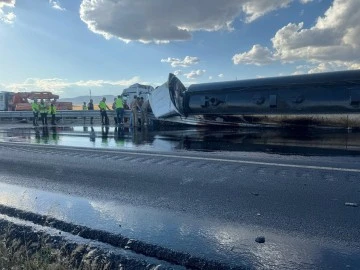 Mardin'de Akaryakıt Yüklü Tanker Devrildi: Sürücü Hayatını Kaybetti