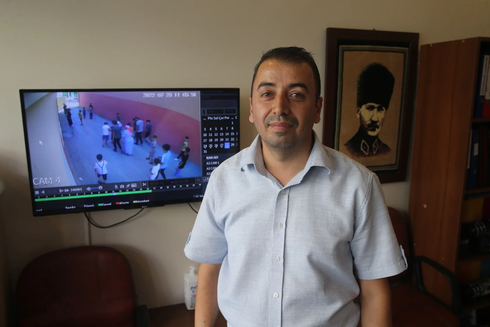 Mardin'de Öğretmenin Kahramanlığı: Boğazına Para Kaçan Öğrenciyi Kurtardı