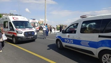 Mardin'de Otomobil ile Motosiklet Çarpıştı: 2 Kişi Yaralandı