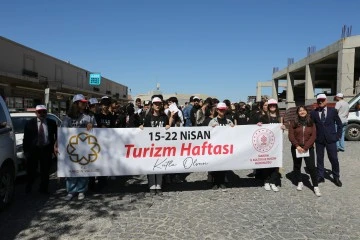 Mardin'de &quot;Turizm Haftası&quot; Kortej Yürüyüşü ve Temizlik Etkinliği