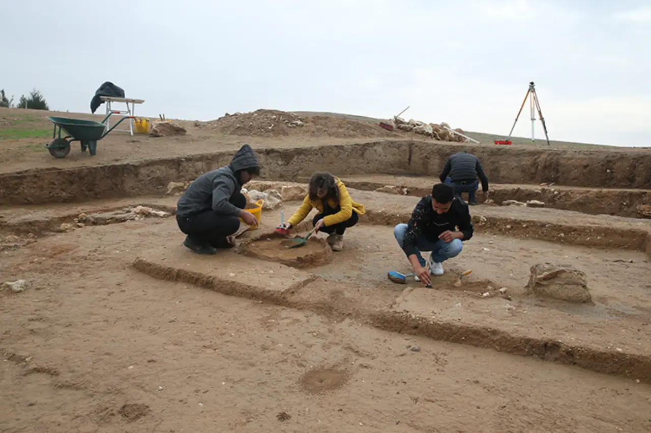 Mardin'de Tarih Öncesi Uygarlıkların İzinde Büyükboğaziye Höyüğü Kazıları
