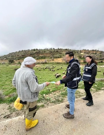 Mardin Yeşilli'de Dolandırıcılıkla Mücadelede Polis Ekiplerinden Bilgilendirme Seferberliği