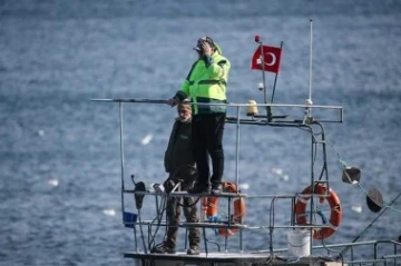 Marmara Denizi'nde Devam Eden Arama Kurtarma Çabaları: &quot;Batuhan A&quot; Gemisi Mürettebatı İçin Umutlu Bekleyiş
