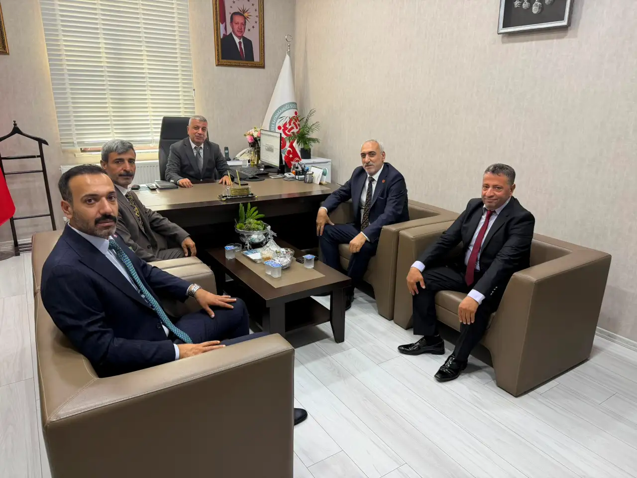 MHP Siverek İl&ccedil;e Başkanı G&uuml;lel&rsquo;den Vakıf M&uuml;d&uuml;r&uuml; Baydilli&rsquo;ye Ziyaret