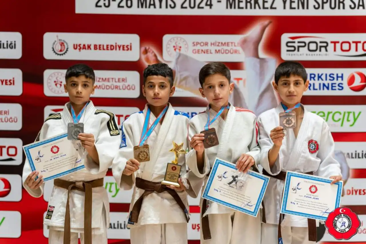 Minikler Judo Şampiyonasında  Muhammed Emin Yavuz, Türkiye İkincisi Oldu