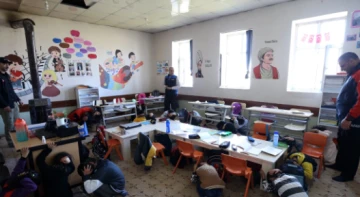 Muş'ta AFAD'dan Deprem Bilinci Eğitimi: Öğrenci ve Öğretmenlere Hayati Bilgiler