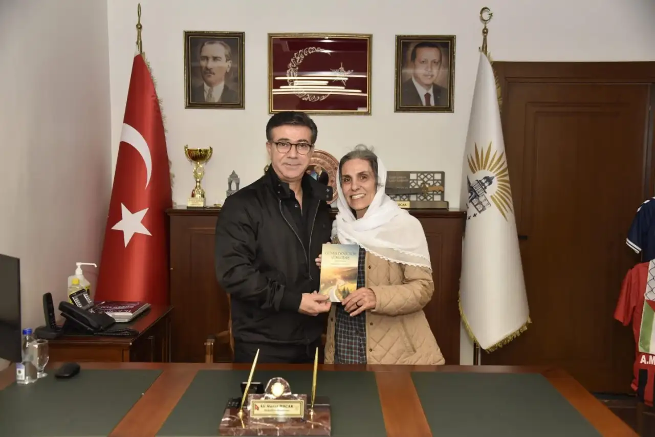 Siverekli Yazar Nazan Fulya Aslanca Kitabının Hikâyesini Başkan Bucak'la Paylaştı