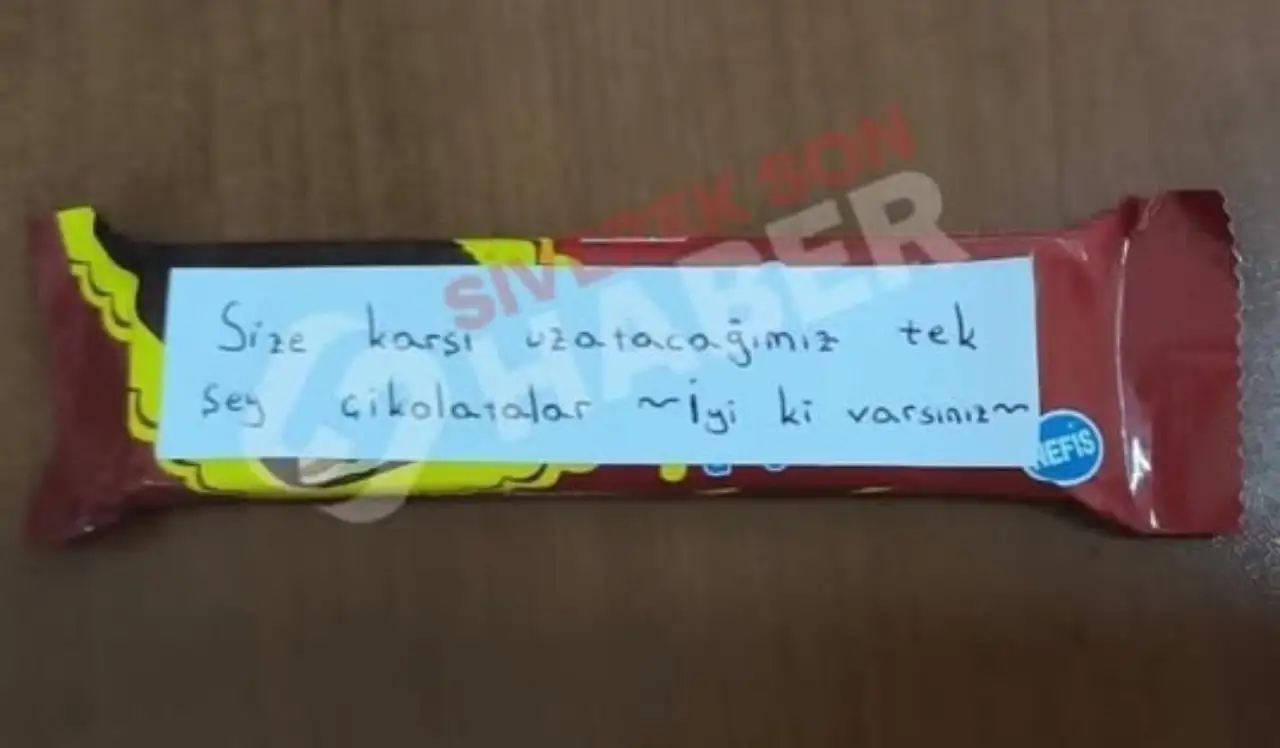 Siverek&rsquo;te Kalpleri Isıtan Vefa: "Size Uzatacağımız Tek Şey &Ccedil;ikolatadır"