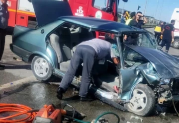 Çorum'da Kırmızı Işıktaki Araçlara Çarpan Otomobilde Kaza: 5 Yaralı