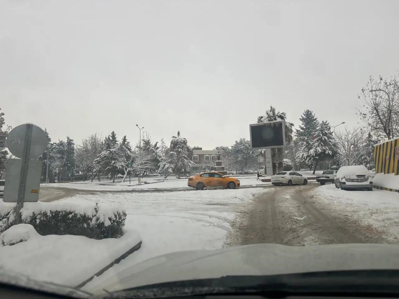 Beyaz Esaretle Topyek&ucirc;n M&uuml;cadele: Şanlıurfa ve Siverek&rsquo;te Belediye Ekipleri Teyakkuzda!
