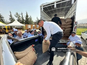 Nurdağı'nda Yer Fıstığı Üreticilerine Büyük Destek: 12 Ton Tohum Dağıtıldı