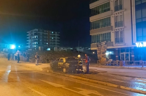 Park Halindeki Otomobil Yandı: Yangının Nedeni Ne?