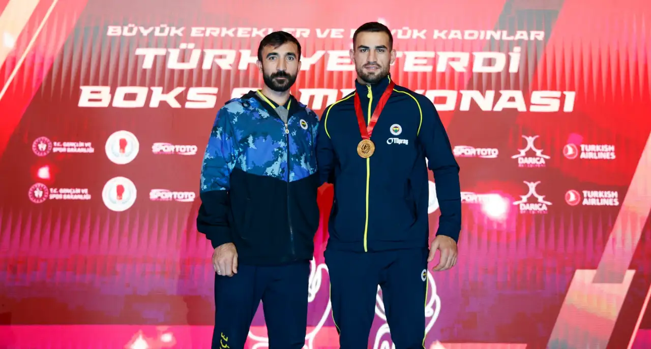 Ringlerin Şanlıurfa Aslanı: Emrah Yaşar Kocaeli&rsquo;de Altın Kemerin Sahibi Oldu!