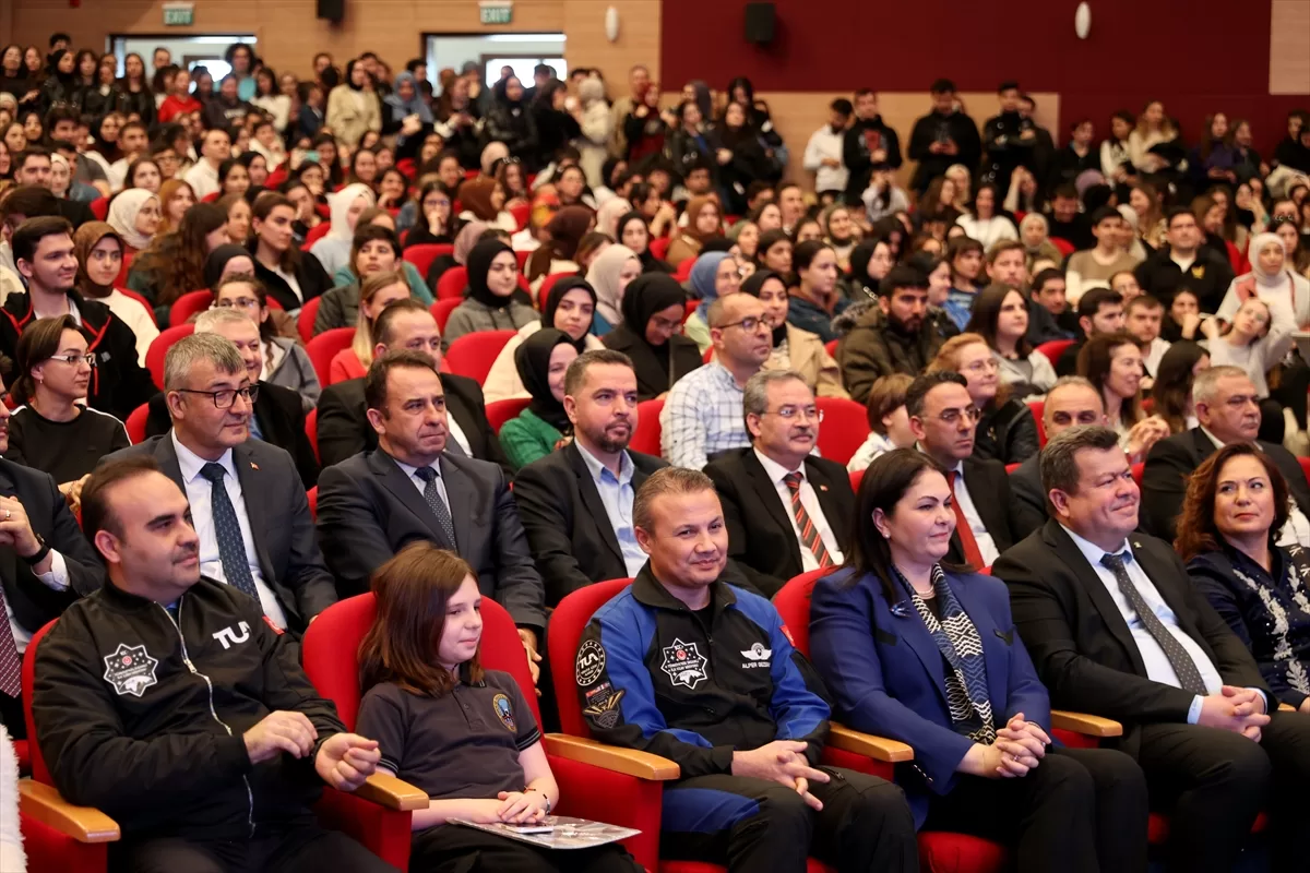 Sanayi ve Teknoloji Bakanı Kacır Edirne'de Gençlere Seslendi: &quot;Hayallerinizin Hedefleri Ufkun Ötesine Geçsin!&quot;