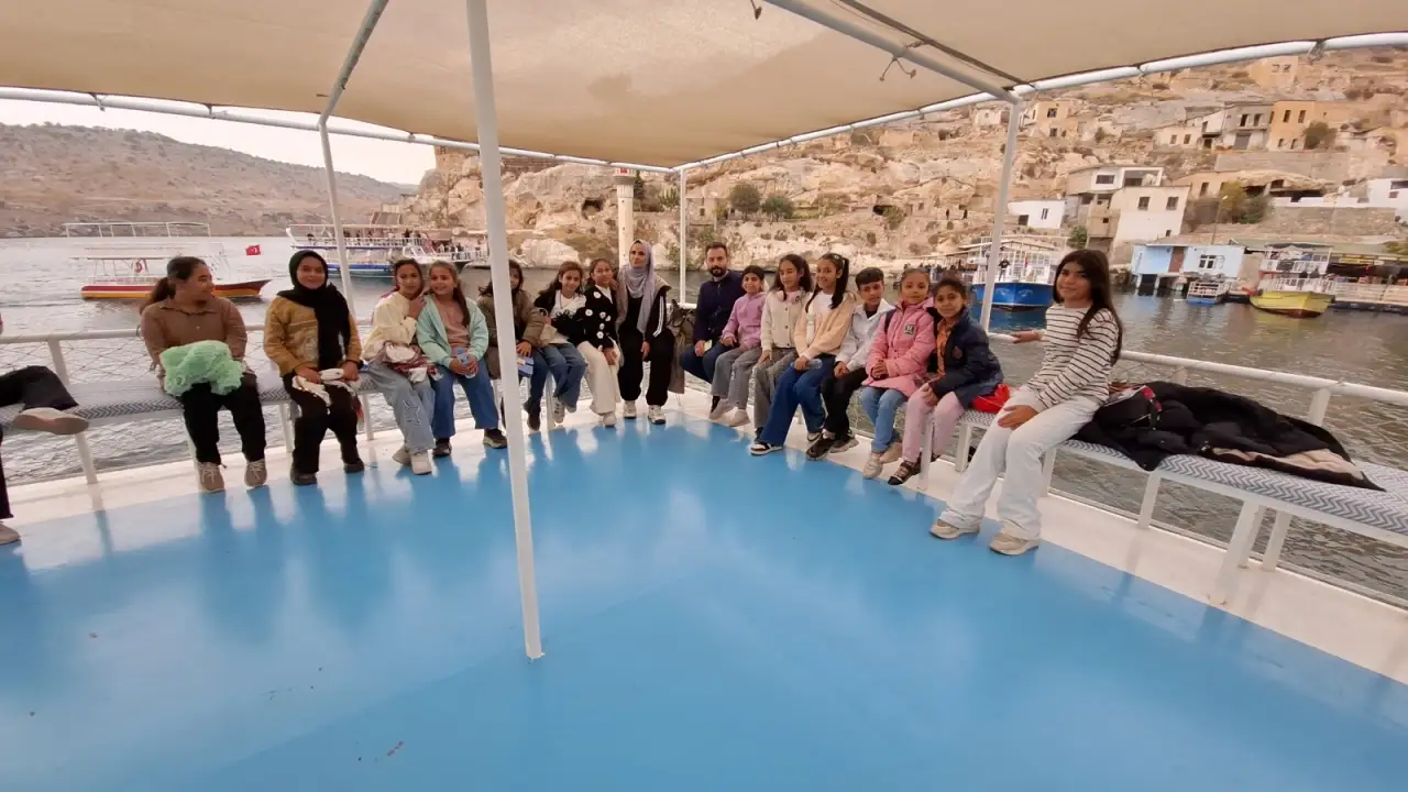 Şanlıurfa Büyükşehir’den Öğrencilere Unutulmaz Halfeti Gezisi