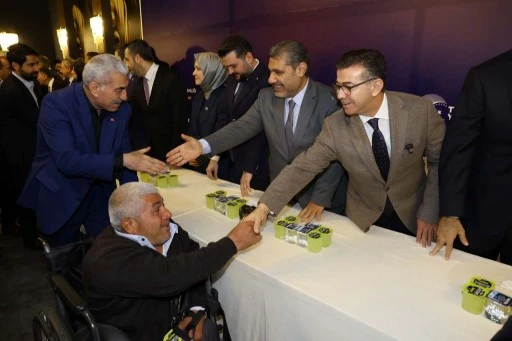 Şanlıurfa&rsquo;da Bayram Coşkusu: Başkan Ali Murat Bucak Teşkilat ve Vatandaşla Kucaklaştı!