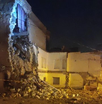 Şanlıurfa'da Bir Kadın Çöken Duvarın Altında Yaralandı
