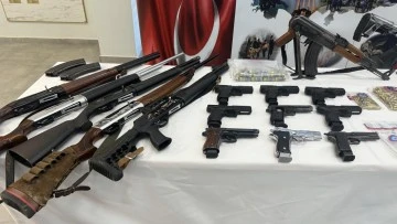 Şanlıurfa'da Büyük Silah Kaçakçılığı Operasyonu: 53 Zanlı Yakalandı