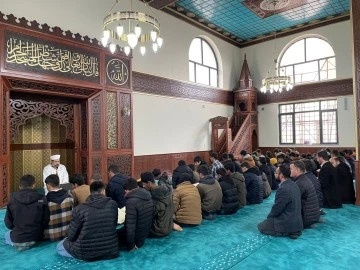 Şanlıurfa'da Depremde Yıkılan Cami Yeniden İbadete Açıldı