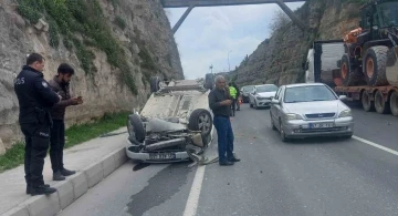 Şanlıurfa'da Devrilen Otomobilin Sürücüsü Yaralandı