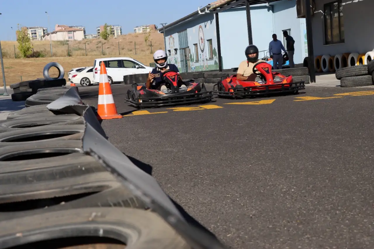 Şanlıurfa&rsquo;da Modern Go-Kart Pisti Hizmete Girdi