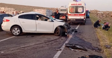 Şanlıurfa'da Pikapla Minibüsün Çarpıştığı Kazada 1 Kişi Öldü, 2 Kişi Yaralandı