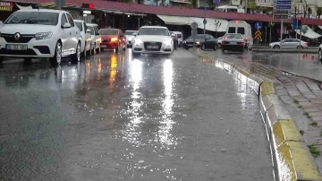 Şanlıurfa'da Sağanak Yağış Etkisi: Vatandaşlar Uyarıldı