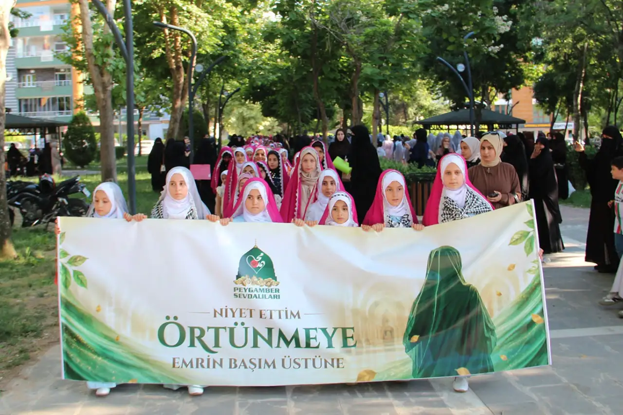 Şanlıurfa&rsquo;da Tesett&uuml;r Bilinci İ&ccedil;in Anlamlı Program