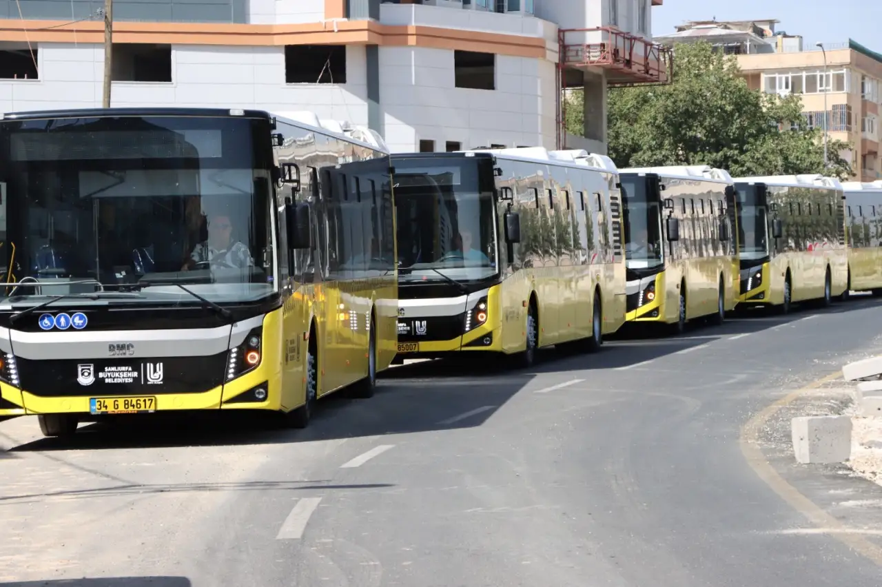 Şanlıurfa&rsquo;da Toplu Ulaşım Filosu B&uuml;y&uuml;yor: 50 Yeni Otob&uuml;s İ&ccedil;in &Ccedil;alışmalar S&uuml;r&uuml;yor