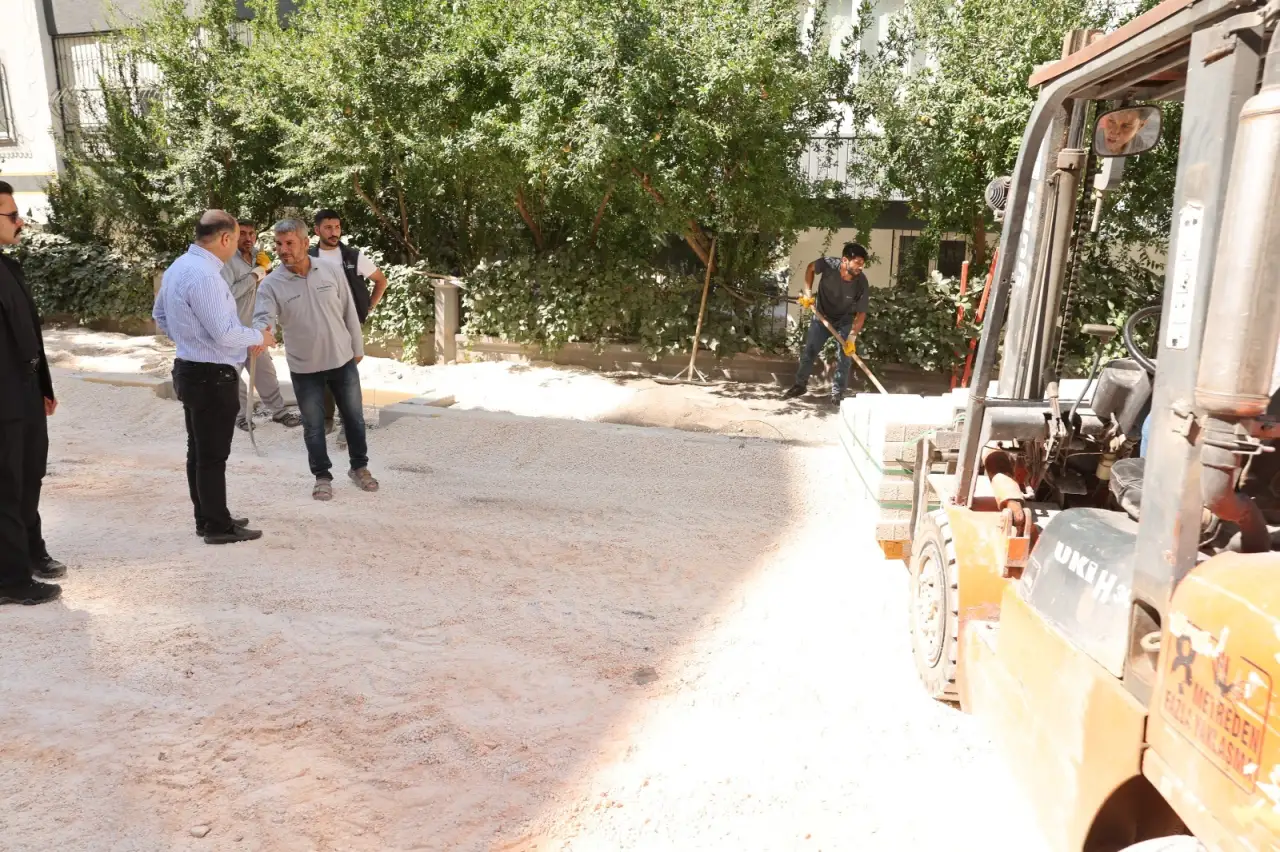 Şanlıurfa'da Ulaşım Seferberliği  Yollar Yenileniyor, Mahalleler Modernleşiyor