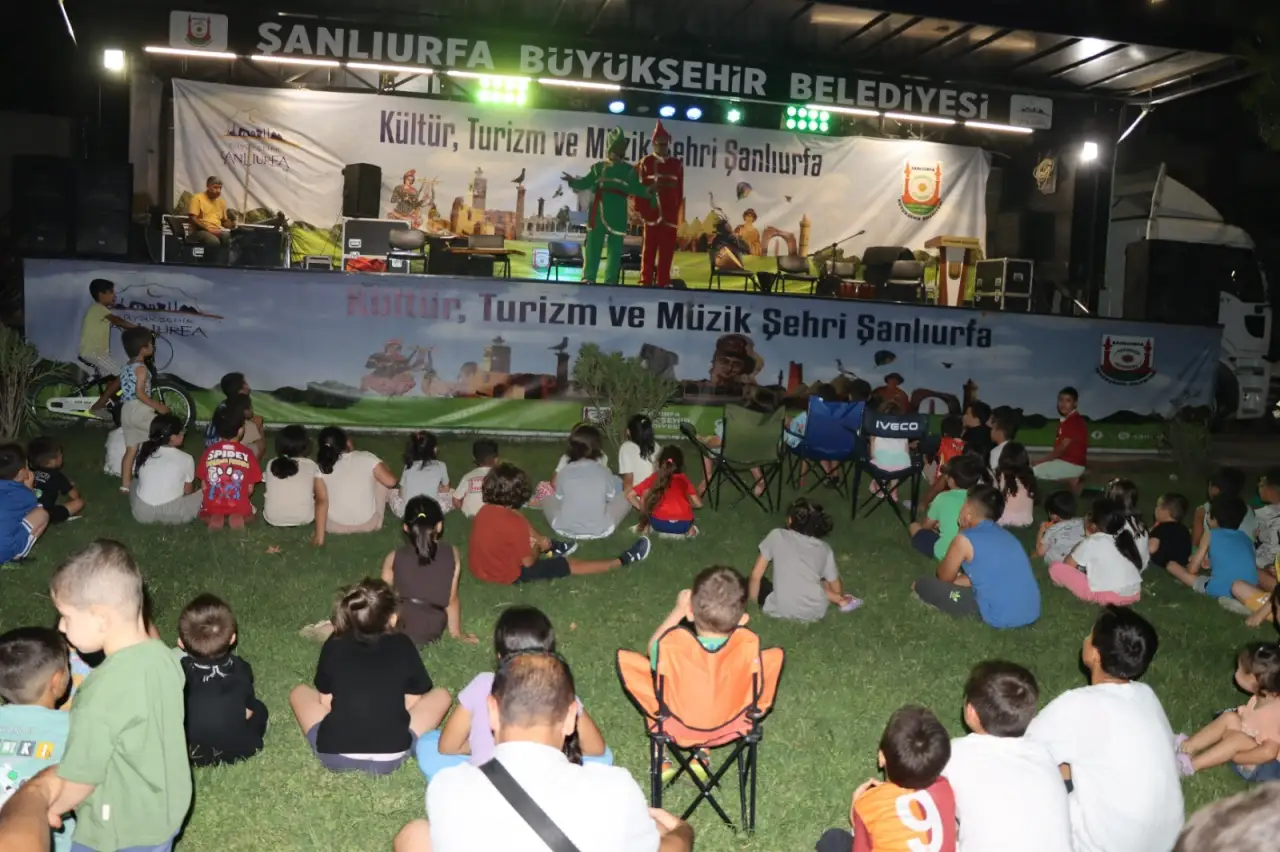Şanlıurfa&rsquo;da Yaz Akşamına M&uuml;zik ve Eğlence Damgası