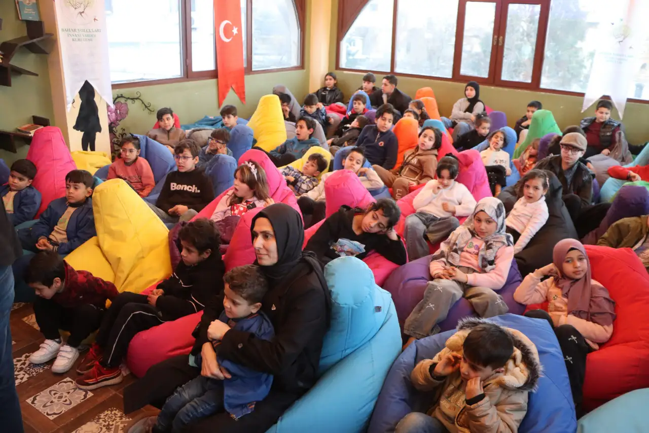 Şanlıurfa&rsquo;da Yetim ve &Ouml;ks&uuml;z &Ccedil;ocuklar İ&ccedil;in Sinema Ş&ouml;leni!  