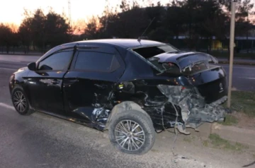 Şanlıurfa Eyyübiye'de Kaza: İki Otomobil Çarpıştı, 3 Yaralı