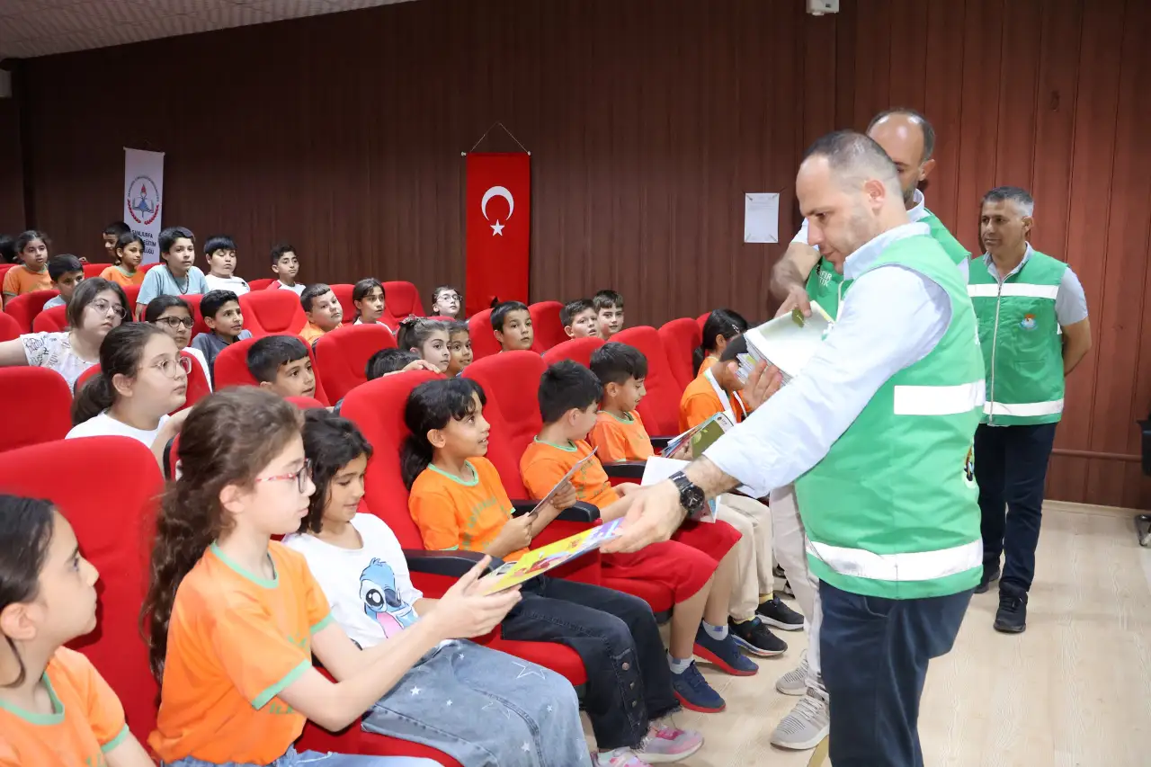 Şanlıurfa'nın O İl&ccedil;esi Geleceğin "Sıfır Atık El&ccedil;ileri"ni Okullarda Yetiştiriyor