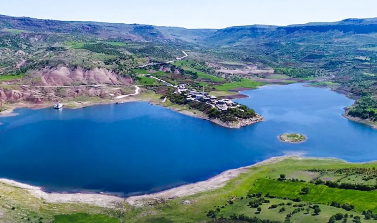 Şanlıurfa'nın Siverek il&ccedil;esinin Gizli Hazinesi Takoran Vadisi Dijital D&uuml;nyada G&ouml;z Kamaştırıyor
